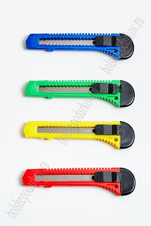 Нож с выдвижным сегментным лезвием (SF-3266)