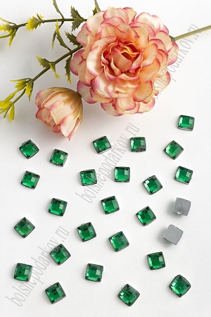 Стразы граненые 8 мм, квадратные (200 шт) SF-402, зеленый