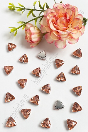 Стразы пришивные 12 мм &quot;Треугольник&quot; (10 шт) SF-3766, розовый персик №19